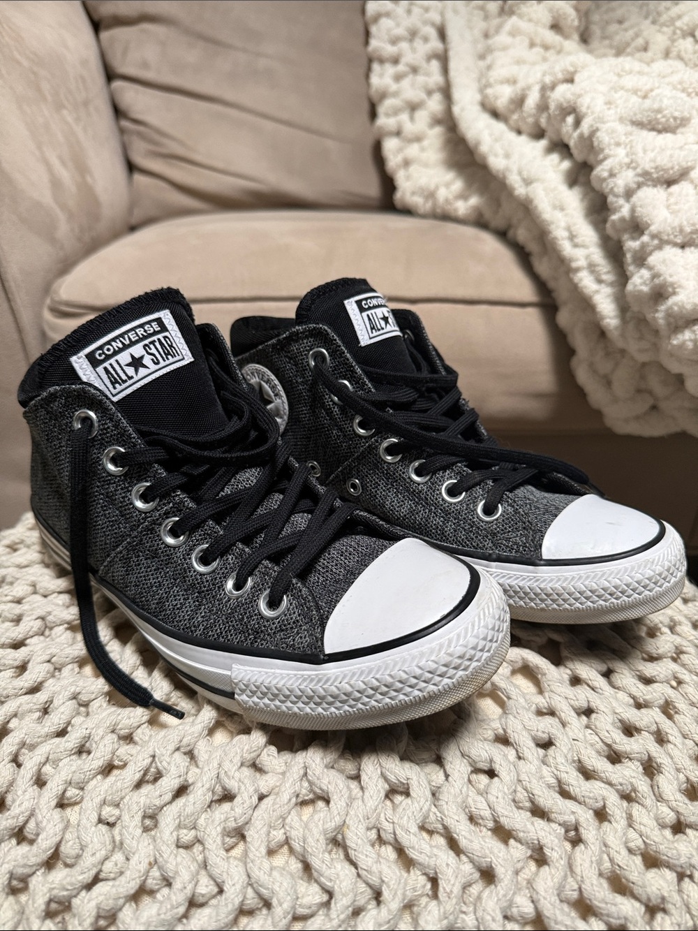 Classic Converse Chuck Taylor Madison Mid Sneakers